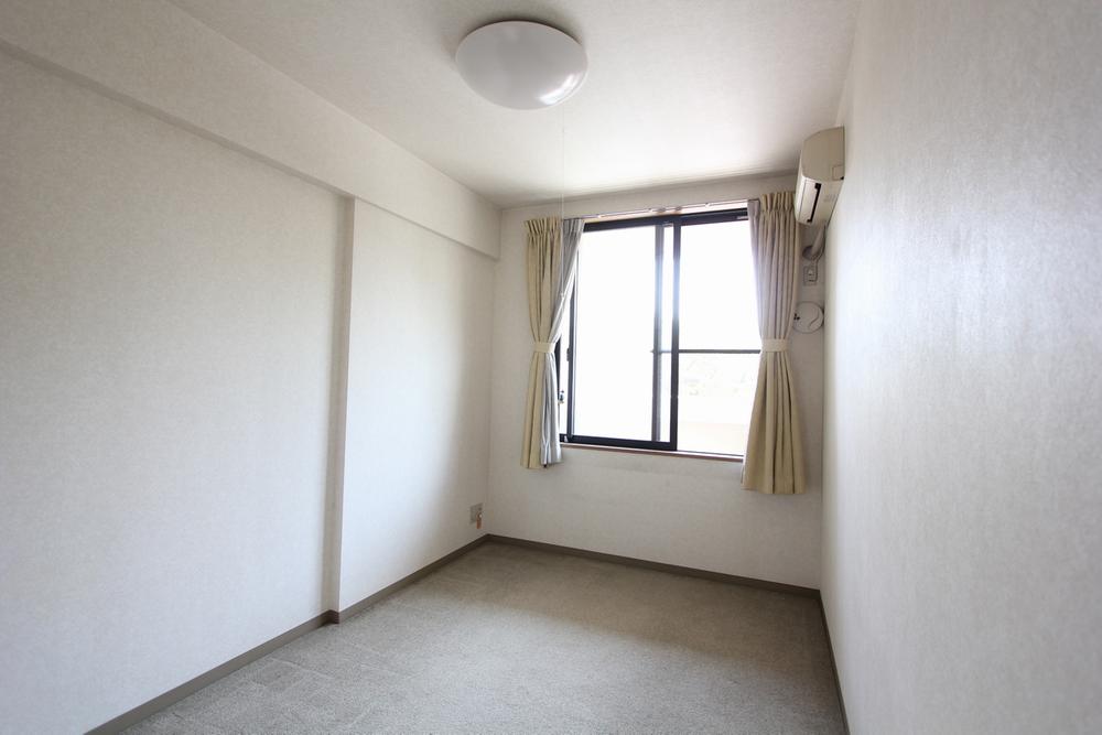 Non-living room. Western-style about 6.0 Pledge