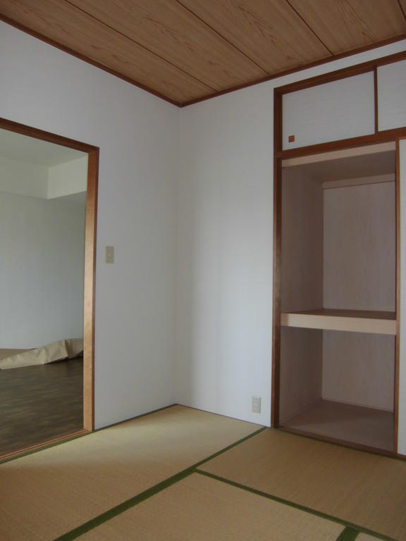 Living and room. Japanese-style room 6.0 tatami  The same type ・ It will be in a separate dwelling unit photos. 