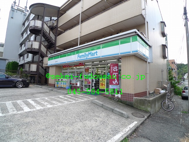 Convenience store. FamilyMart East High School before store up (convenience store) 500m