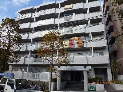 Local appearance photo. Elevator ・ Auto is equipped with lock!