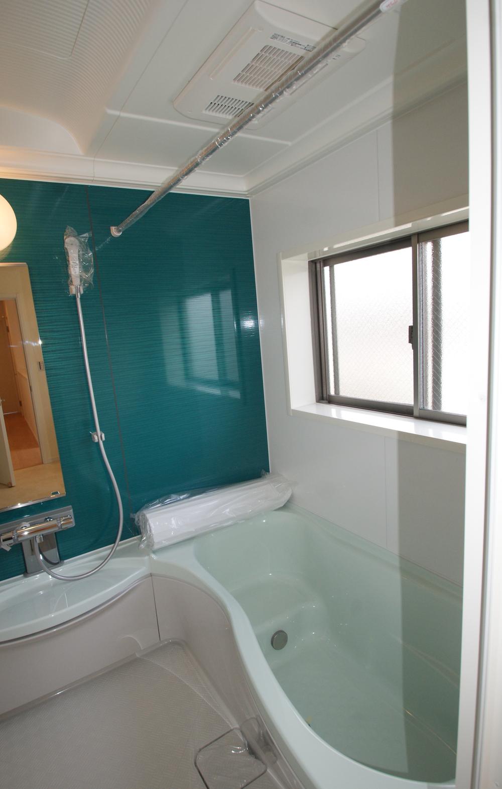 Bathroom. Healing space is spacious bathroom. (A Building local photo)