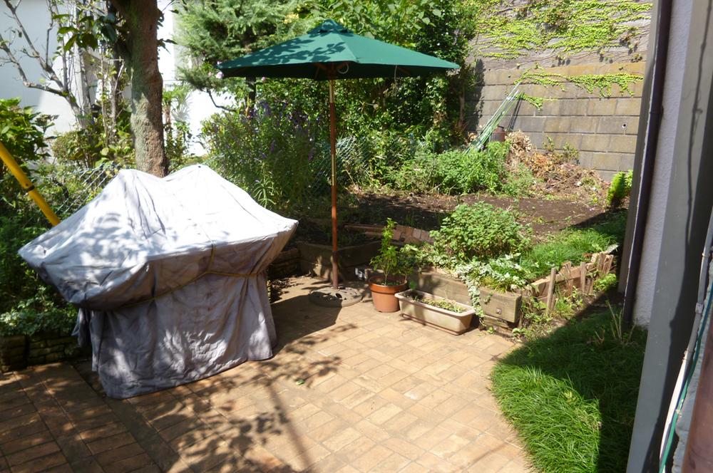 Garden. Local (10 May 2013) Shooting