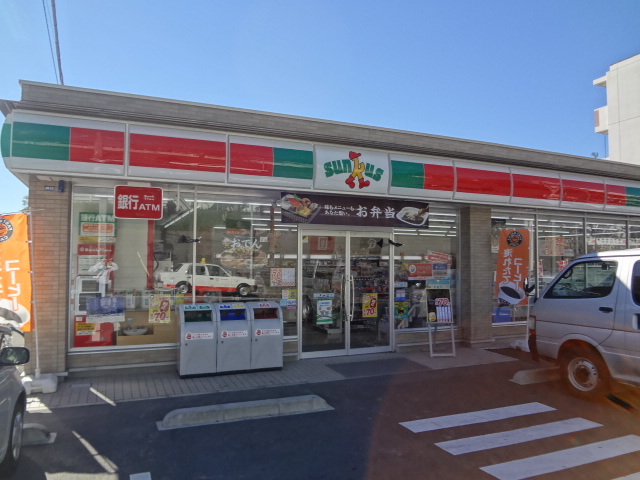 Convenience store. 10m until Thanksgiving Yokohamahigashi high school before store (convenience store)