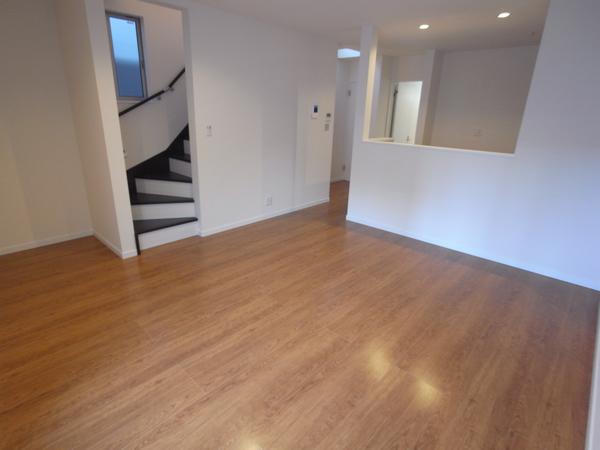 Living. Living (6 Building: 2013 December shooting)