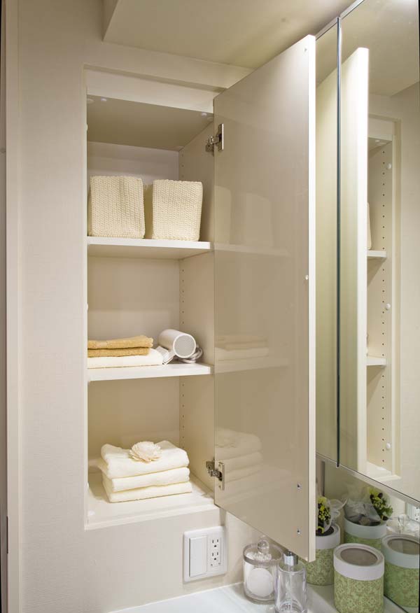 Receipt.  [Linen cabinet] Set up a linen cabinet to wash room. In such a bath or washing the face after, There immediately retrieve position, It can be useful.  ※ Except for some residential units (B type model room)