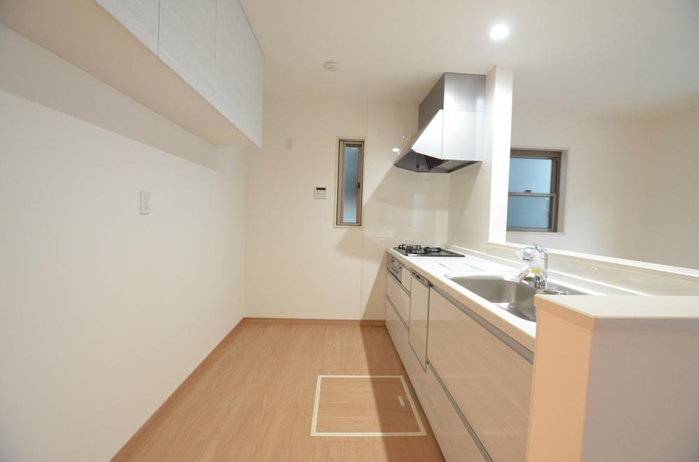 Kitchen. Convenient dishwasher ・ It is a kitchen with a water purifier! 