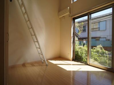 Living and room. Western-style 6.4 Pledge ・ Still bright!