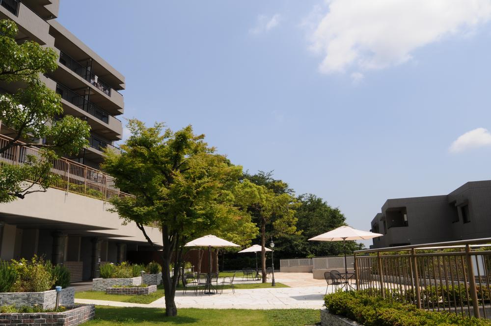 Local appearance photo. Local (June 2012) shooting