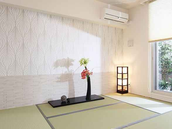 Interior.  [Japanese-style room] Also available as a drawing room, Bright Japanese-style room facing the balcony.