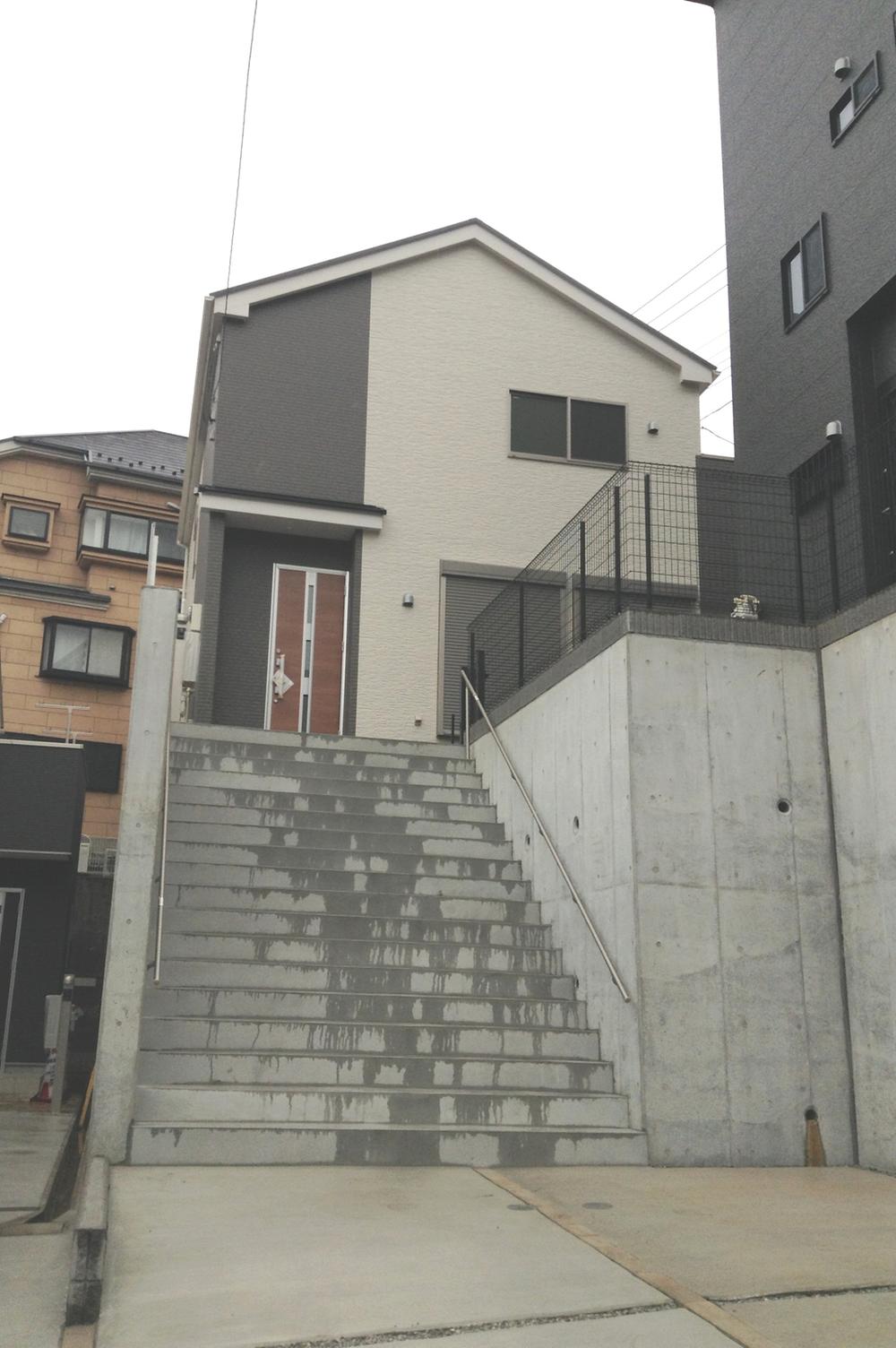 Local appearance photo. Local photo (B Building)