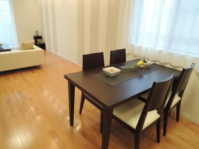 Living. With happy furniture