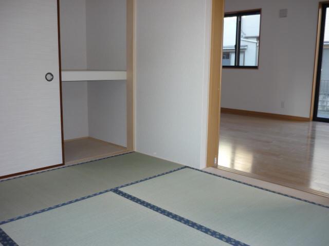 Non-living room. Indoor (12 May 2013) Shooting