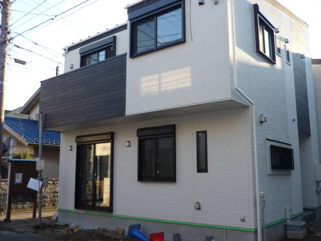 Local appearance photo. Local (12 May 2013) Shooting