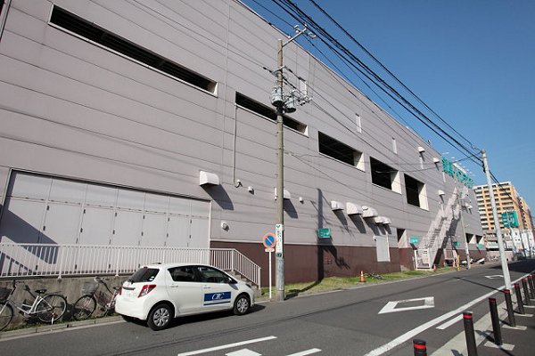 Home center. 520m to Nitori Yokohama Tsurumi store (hardware store)