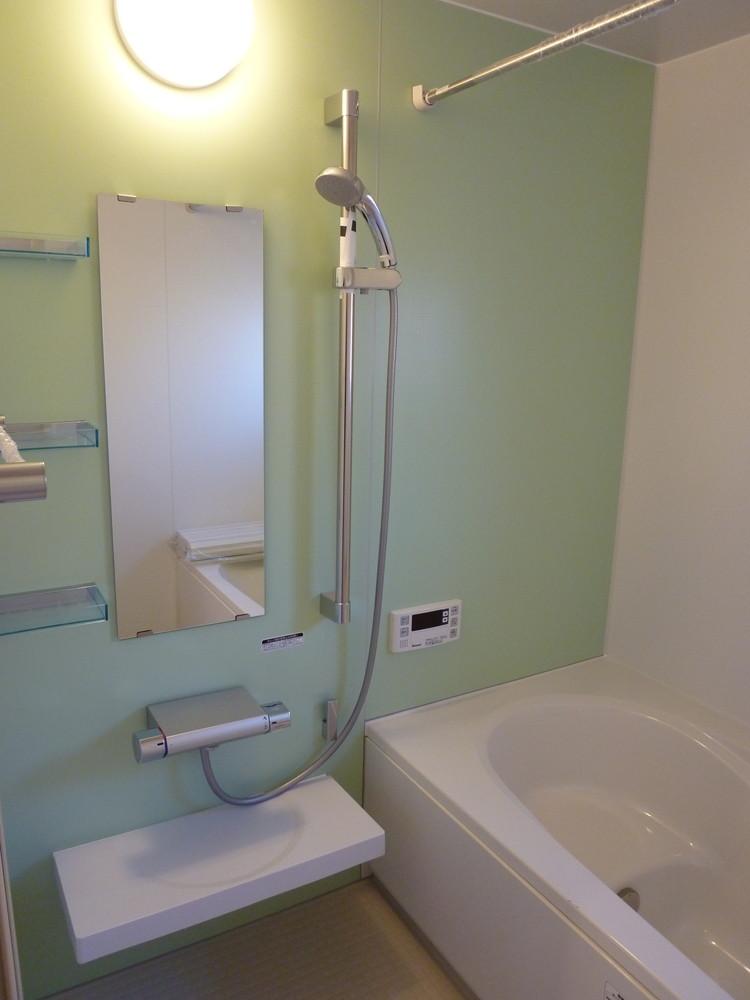 Same specifications photo (bathroom)
