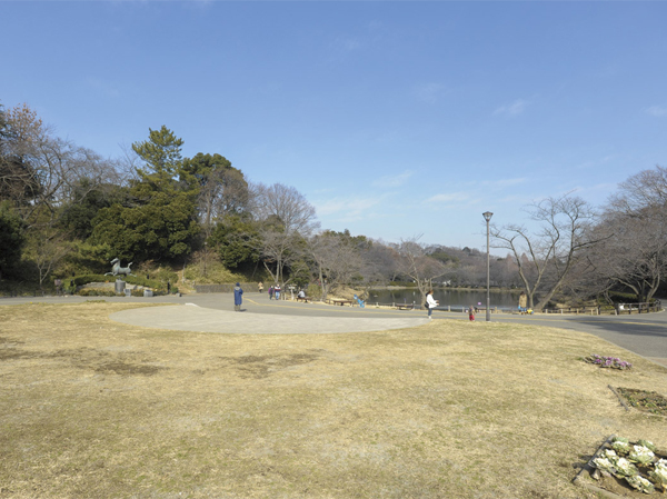 Surrounding environment. Prefectural Mitsuike park (about 2700m ・ Bicycle about 11 minutes)