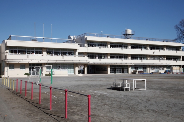 Building structure. Yokohama Municipal Terao elementary school (about 450m ・ 6-minute walk)