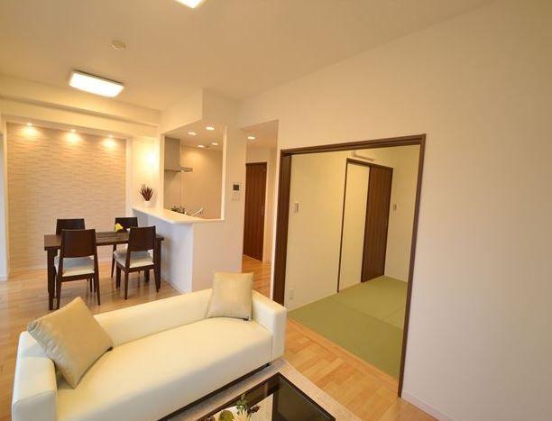 Living. The room is very clean.