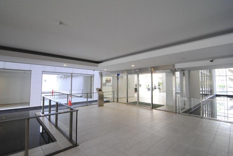 Entrance. Common areas