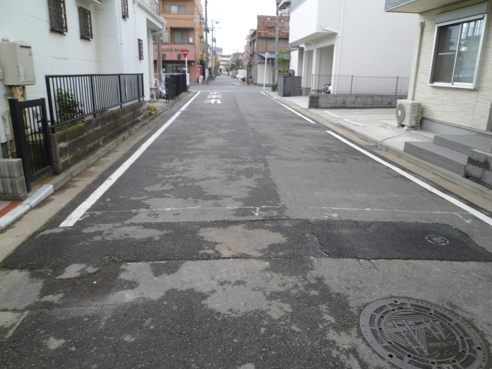 Local photos, including front road. Local (12 May 2013) Shooting