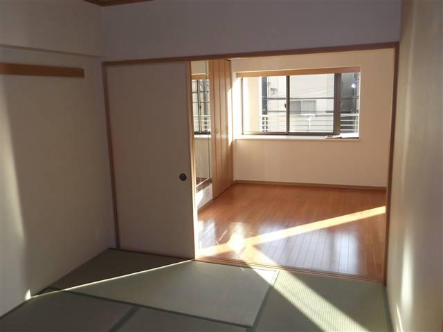 Non-living room. ◎ apartment layout