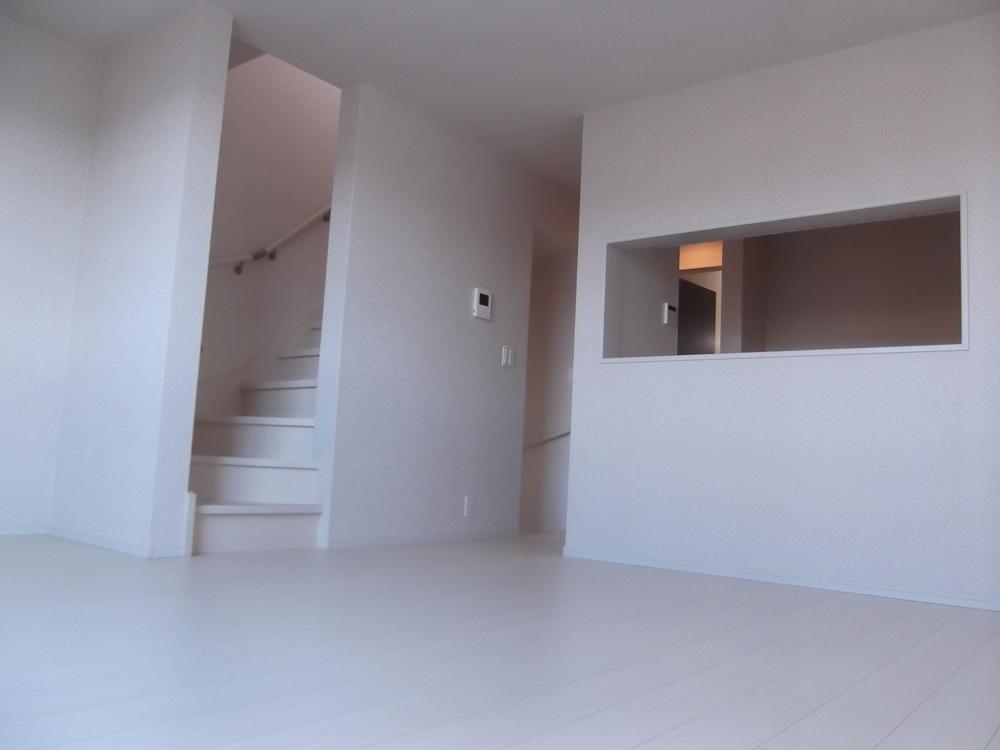 Living. Indoor (12 May 2013) Shooting Cooking while looking at the face of the family from the counter