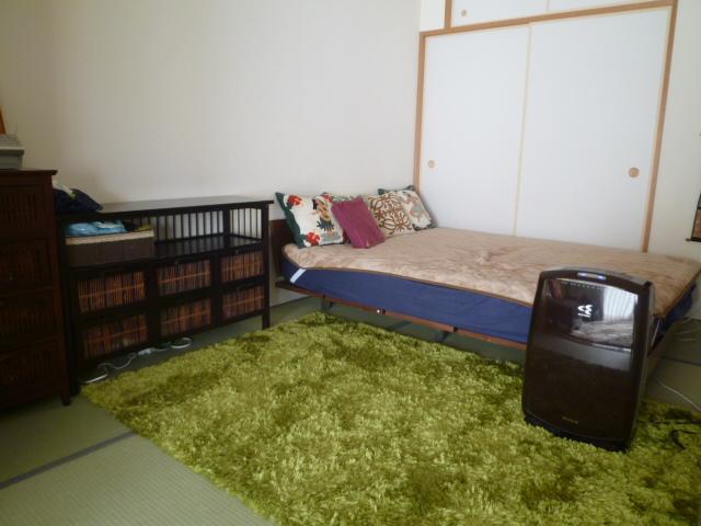 Non-living room. Is a Japanese-style room.