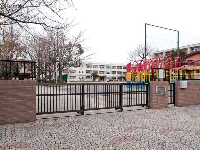 Primary school. 610m Yokohama Municipal Shiota elementary school to Yokohama Municipal Shiota Elementary School Distance 610m