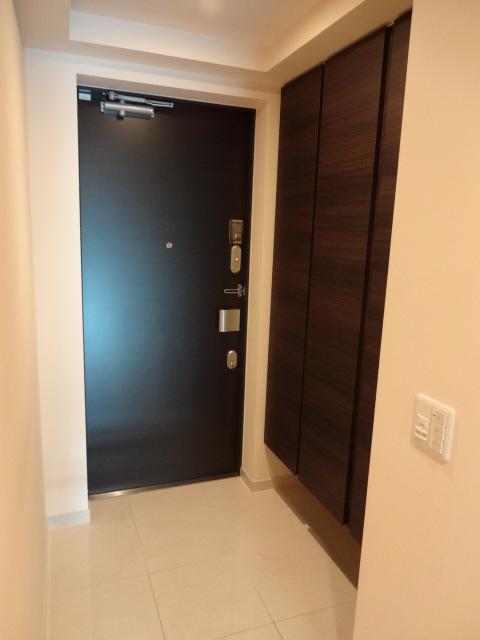 Entrance. Indoor (12 May 2013) Shooting