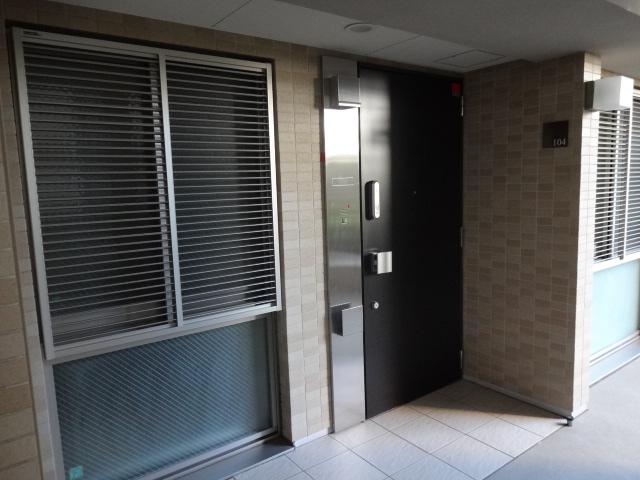 Entrance. Local (12 May 2013) Shooting