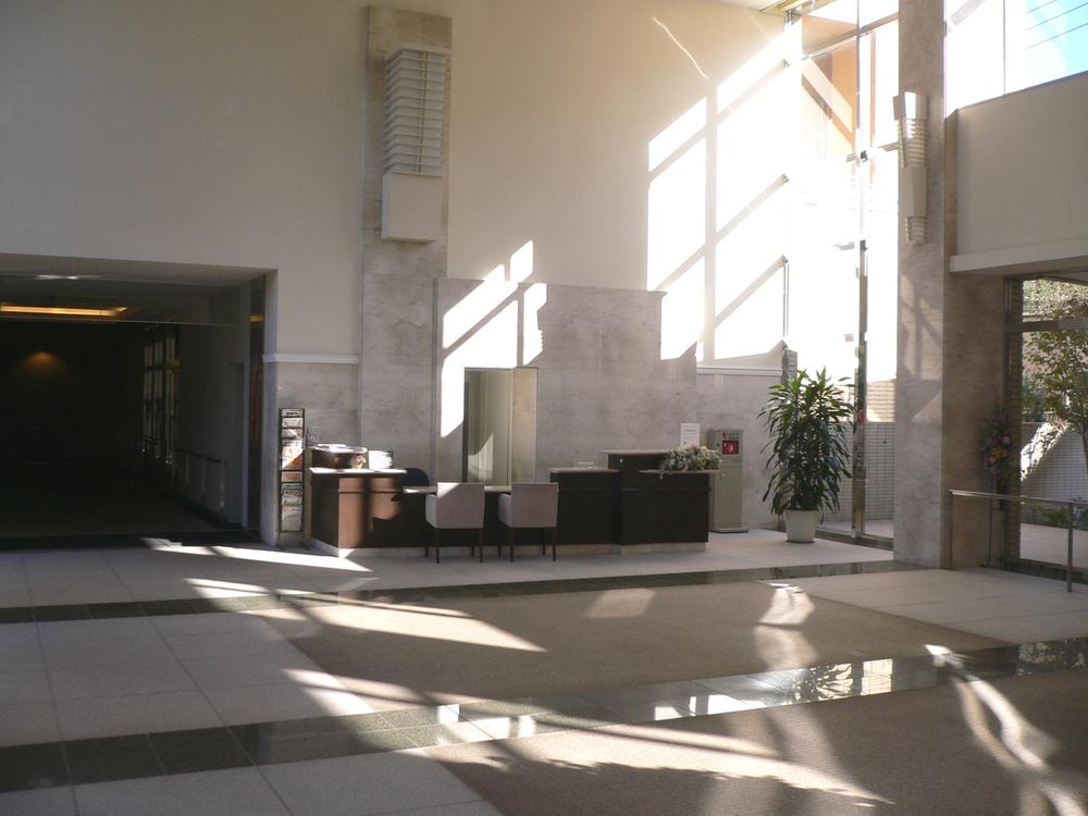 Entrance. Common areas Front