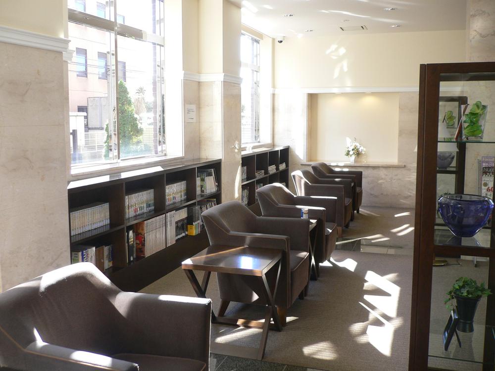 Other common areas. Common area library lounge