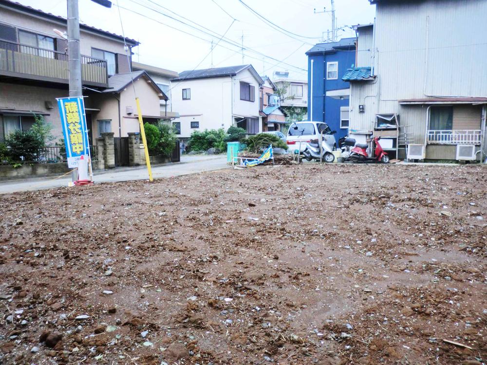 Local appearance photo. Local (10 May 2013) Shooting