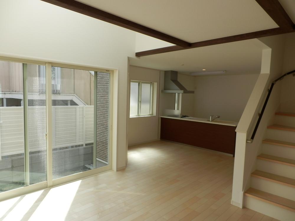 Same specifications photos (living). The company specification example Living is a picture