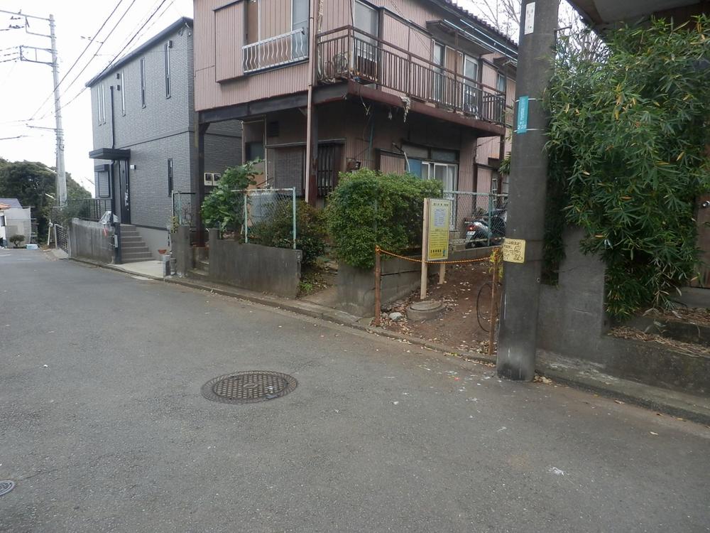 Local photos, including front road. Local (12 May 2013) Shooting