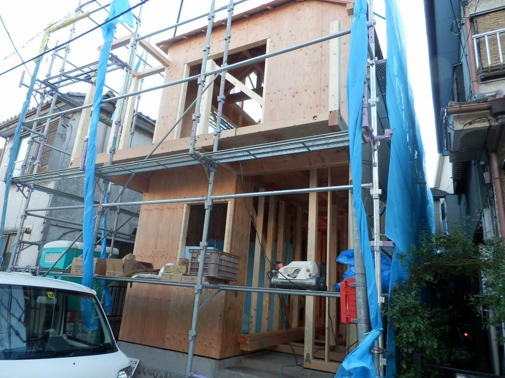 Local appearance photo. Local (11 May 2013) Shooting