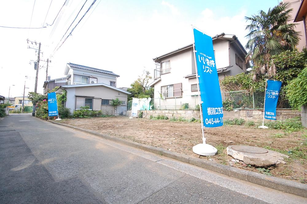 Local photos, including front road. Local (10 May 2013) Shooting