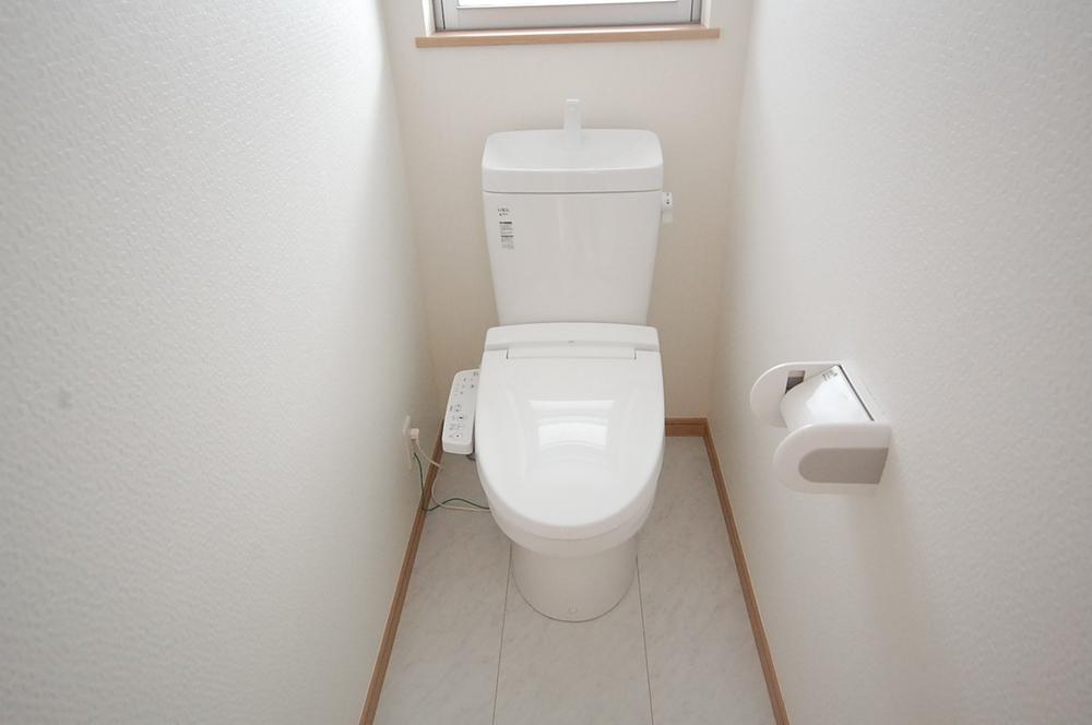 Toilet. It has achieved a water-saving rate of 50% in the eco-toilet seat!