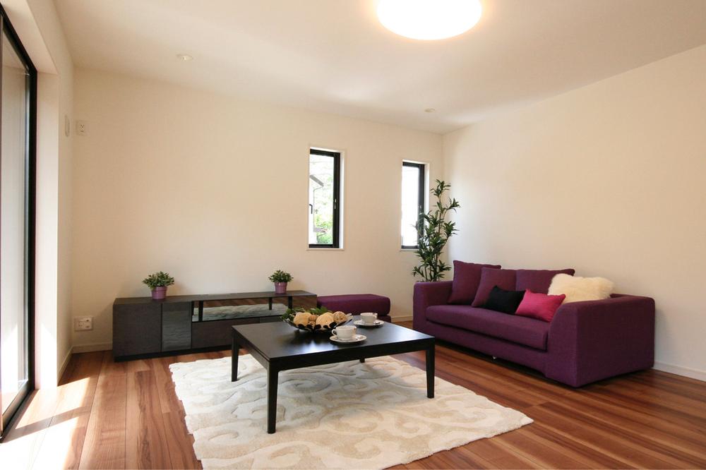 You who have supported the warm living in 18 quires more spacious lobbing! Please experience the smile full of life!