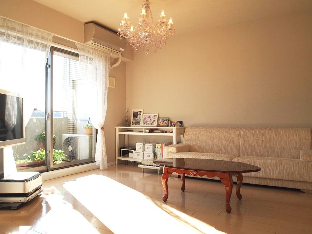 Living. Indoor (11 May 2013) Shooting