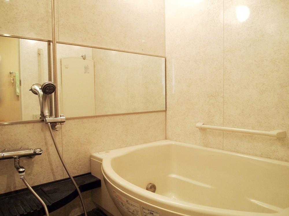 Bathroom. Indoor (11 May 2013) Shooting