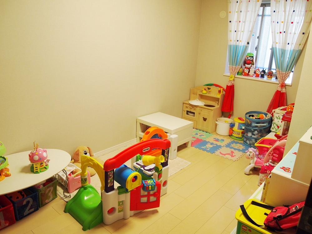 Non-living room. Nursery (November 2013) Shooting