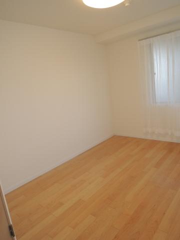 Non-living room. 6.1 Pledge of Western-style