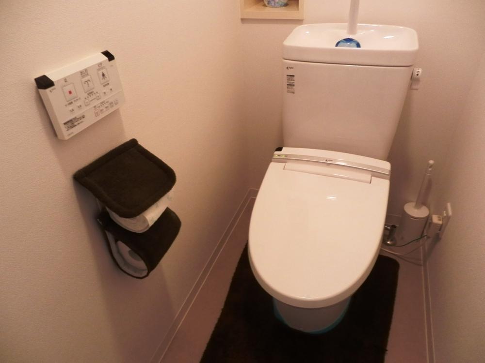 Toilet. Toilet (August 2013) Shooting