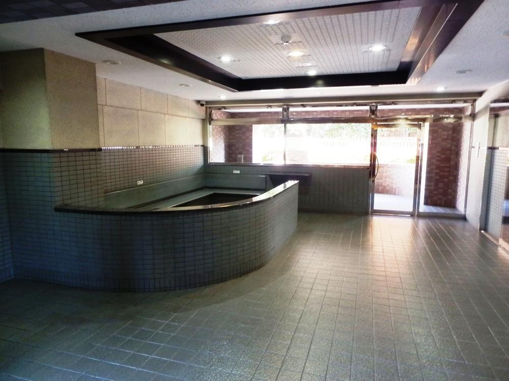 Entrance. Common areas