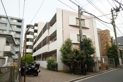 Building appearance. Tsurumi Station within walking distance! It is a mansion to live with pets!