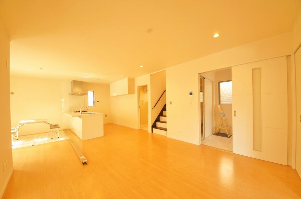 Living. Indoor (10 May 2013) Shooting, The first floor floor of the popularity of living in stairs.