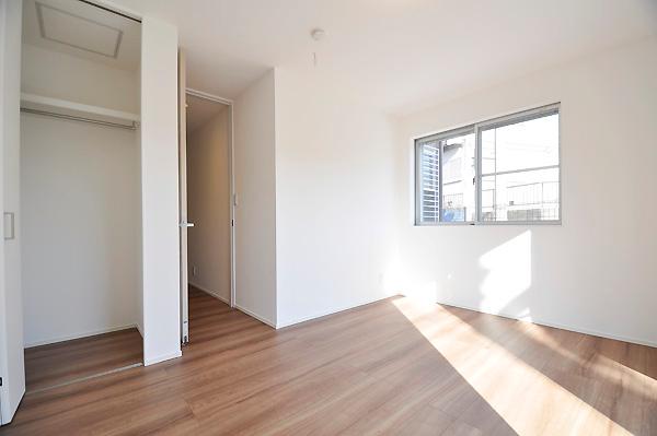 Non-living room. Local (December 2013) shooting: A Building