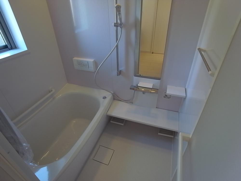 Bathroom. Indoor (12 May 2013) Shooting