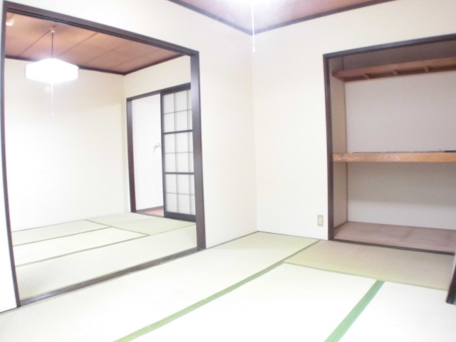 Living and room. Japanese-style room 2